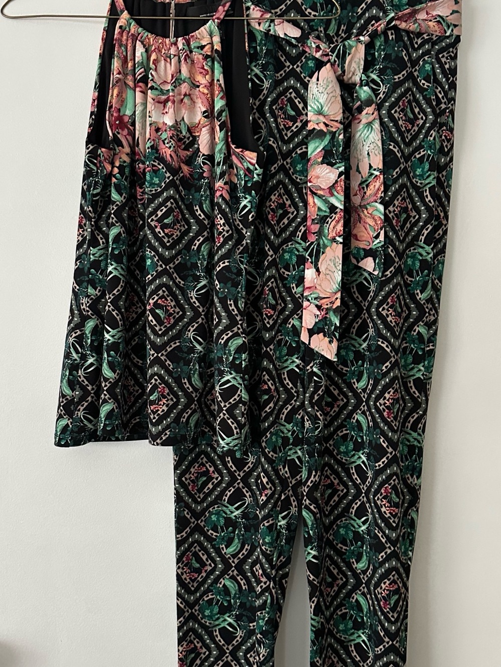 White House Black Market Black Floral Tank & Geometric Tie-Waist Ankle Pant Set